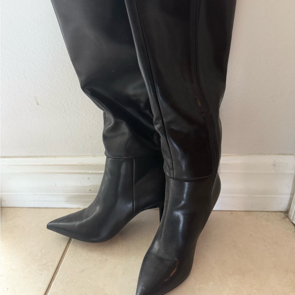 Black knee high boots - Picture 3 of 3